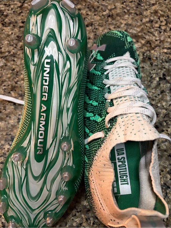 Under Armour Spotlight Lux MC Football cleats Green Mens size 9 new w/o tags